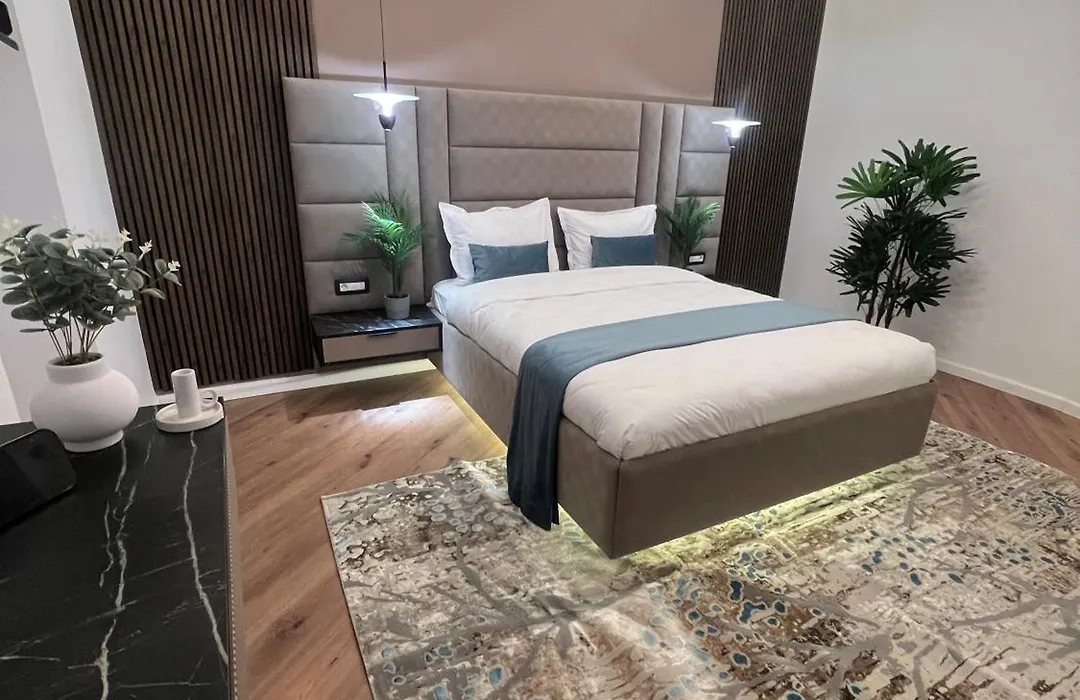 Ylly Aparts-1